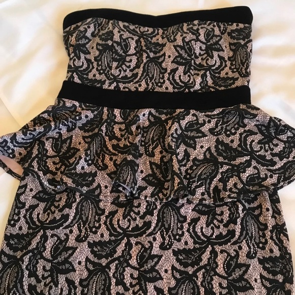 Strapless Nude pale pink and Black lace peplum dress - Picture 4 of 6